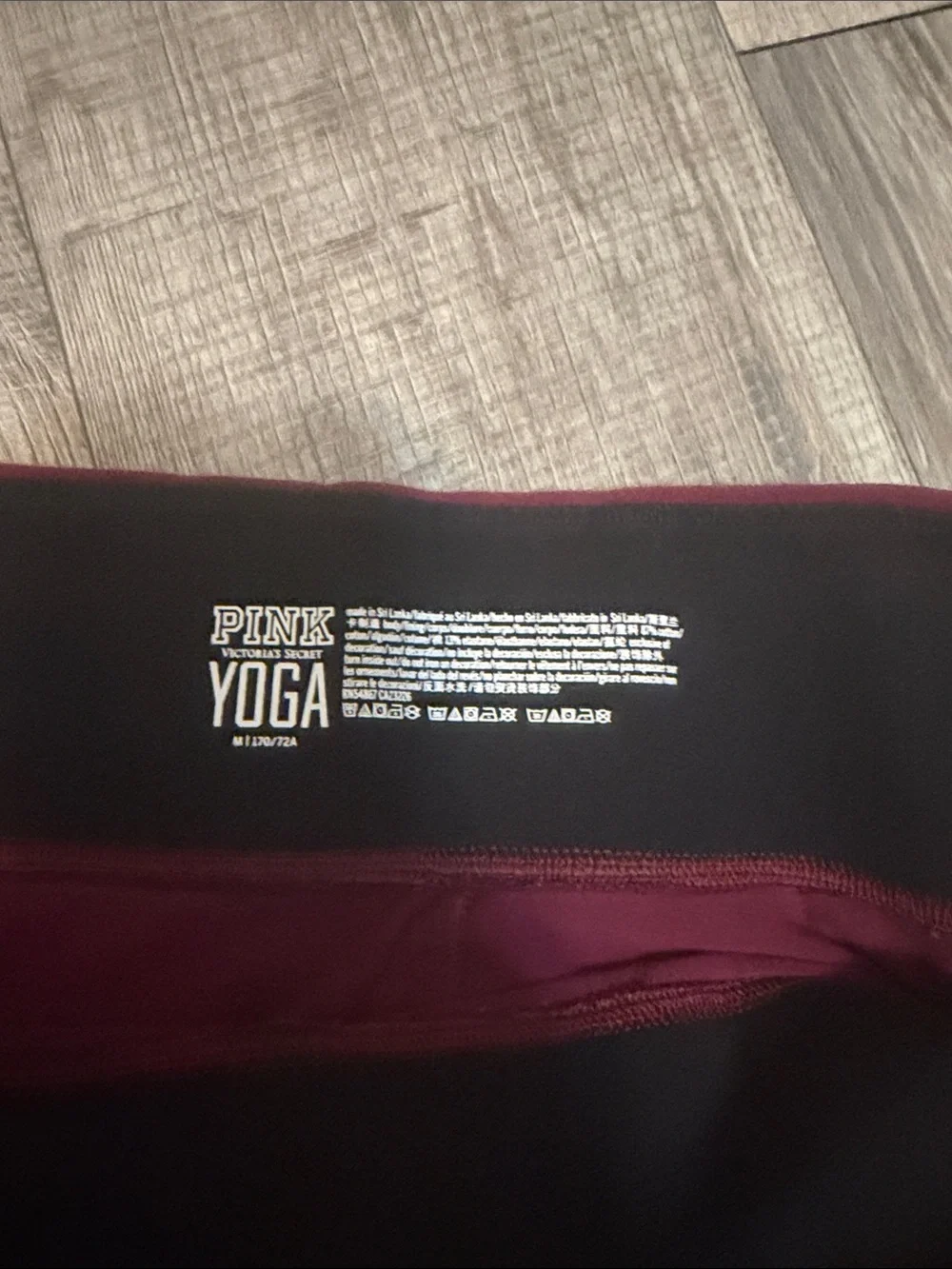 PINK Victoria's Secret Maroon Leggings with Black Knee Panels - Picture 4 of 4
